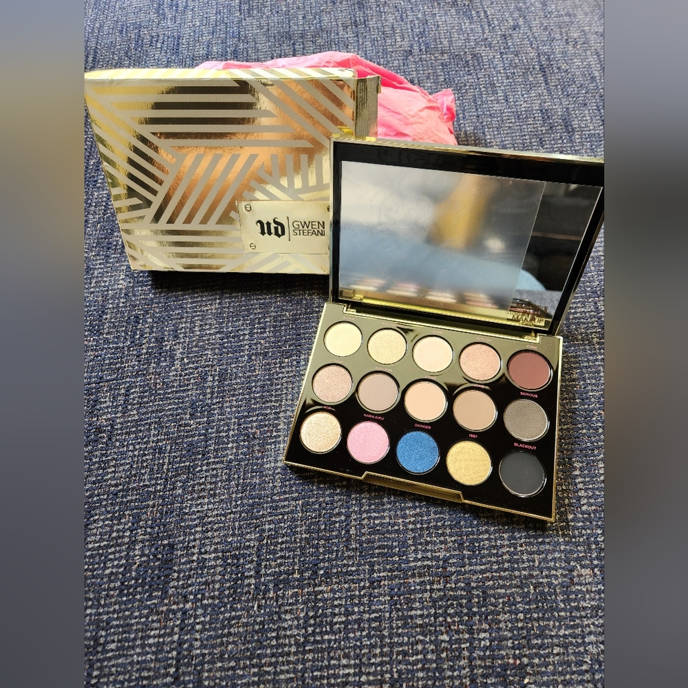 Urban Decay x Gwen Stefani Eyeshadow Palette - Limited Edition *NIB*